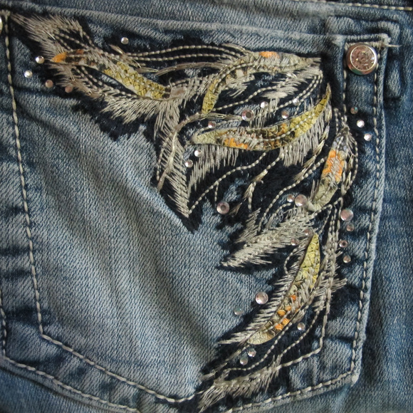 •Miss Me• Jeans - Picture 2 of 8